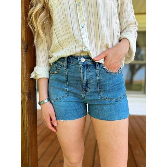ROCK & ROLL DENIM Pants - NEW ROCK & ROLL DENIM women's studded denim shorts in blue
